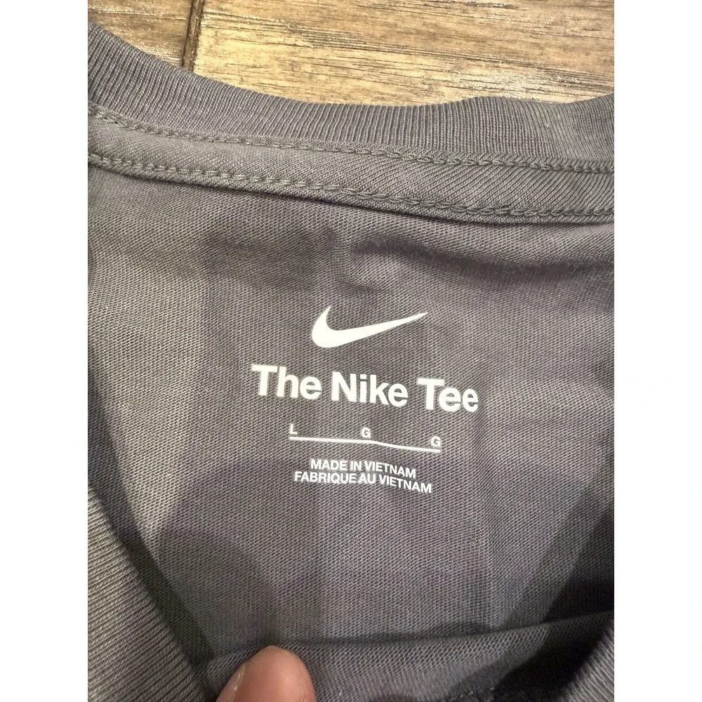 Nike Giannis Antetokounmpo Freak T-Shirt Mens Large Grey Embroidered Graphic Tee